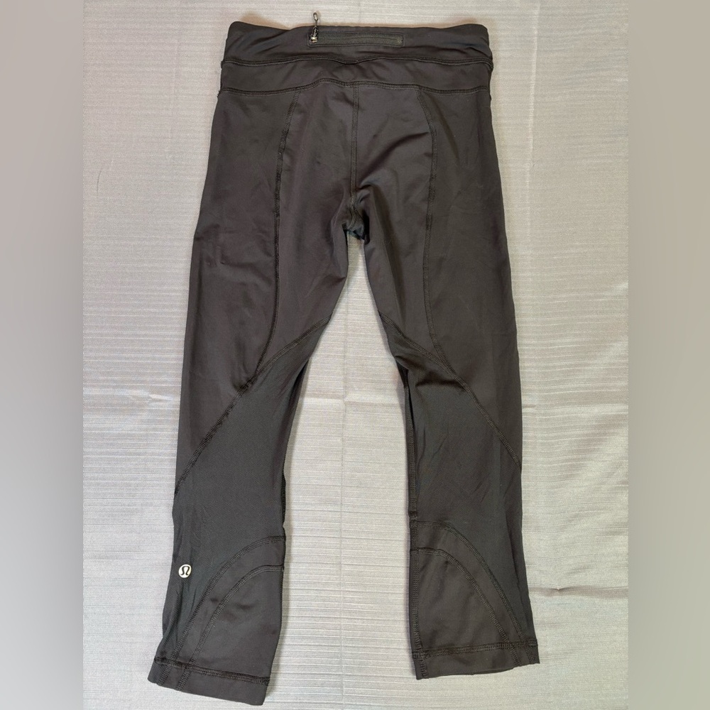 Lululemon Black Crop Leggings Womens Size 4 Running Yoga Capri Pants